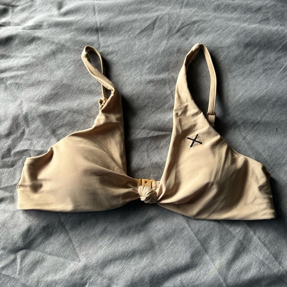 Boutine LA| Laos Tan Twist Top - Picture 1 of 2